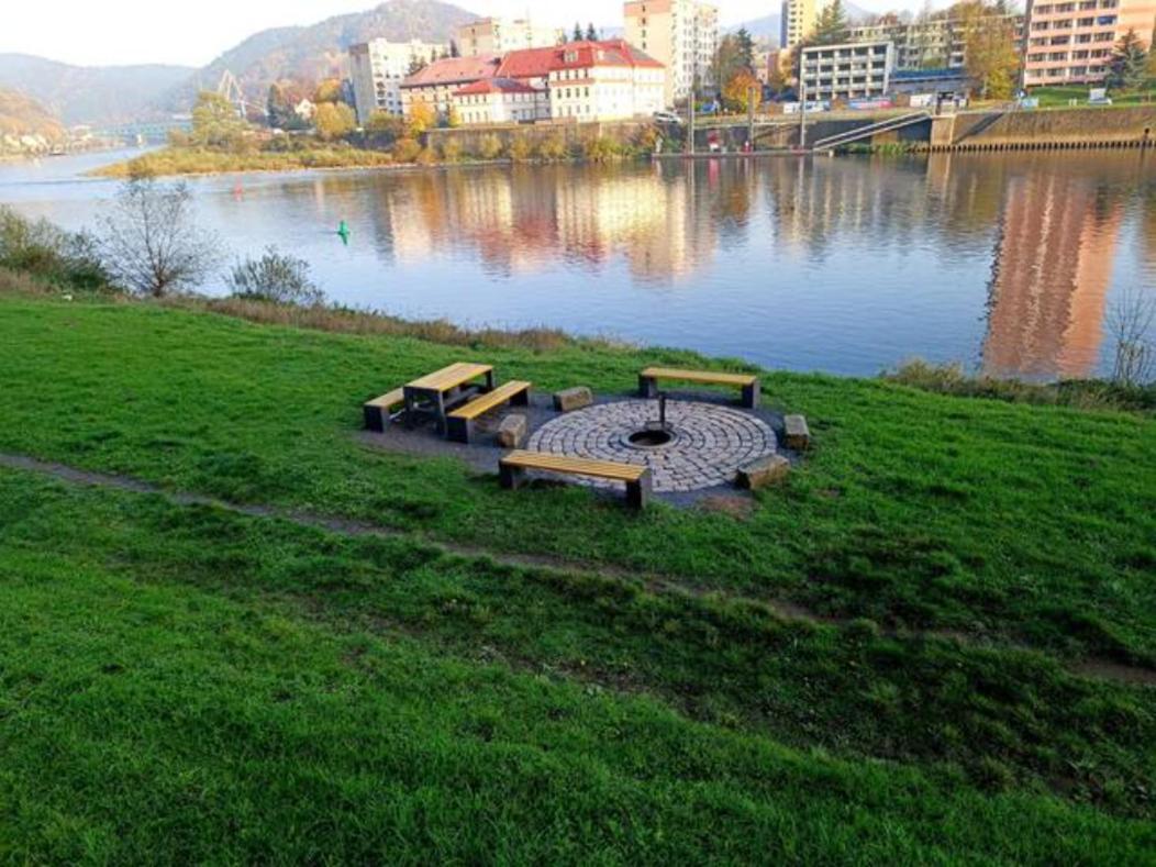 Ferienwohnung U Bocmana S Vyhledem Na Zamek A Labe Decin Exterior foto