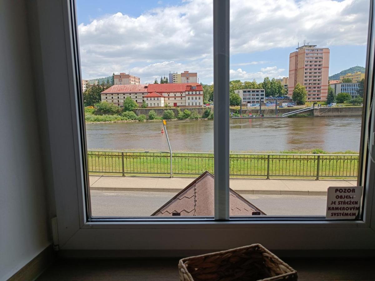 Ferienwohnung U Bocmana S Vyhledem Na Zamek A Labe Decin Exterior foto
