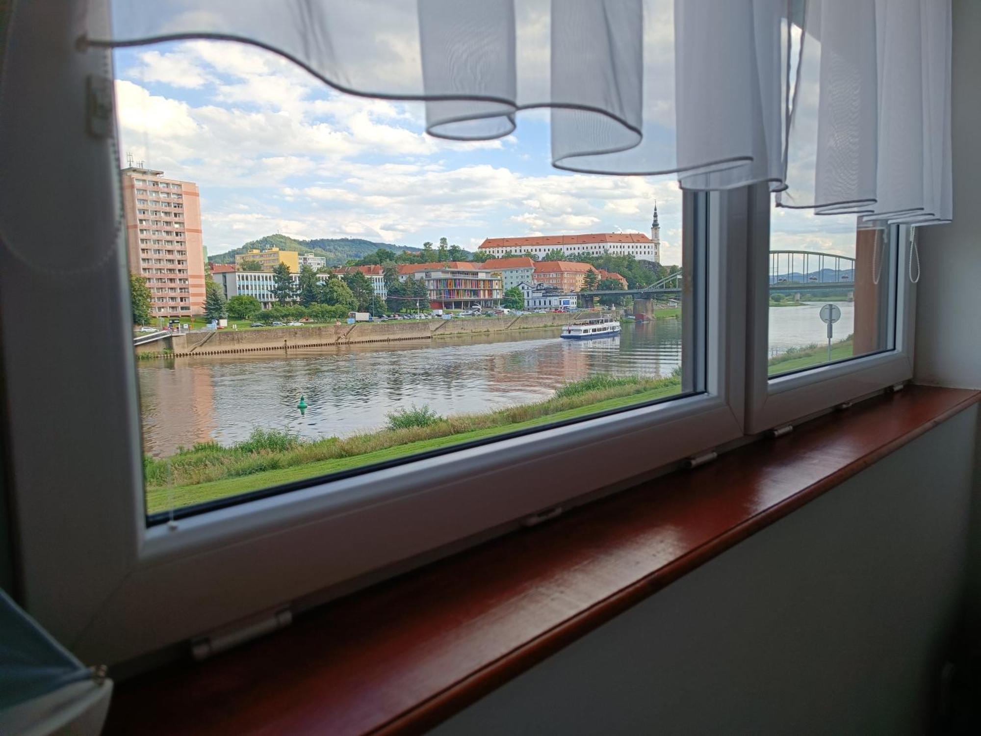 Ferienwohnung U Bocmana S Vyhledem Na Zamek A Labe Decin Exterior foto