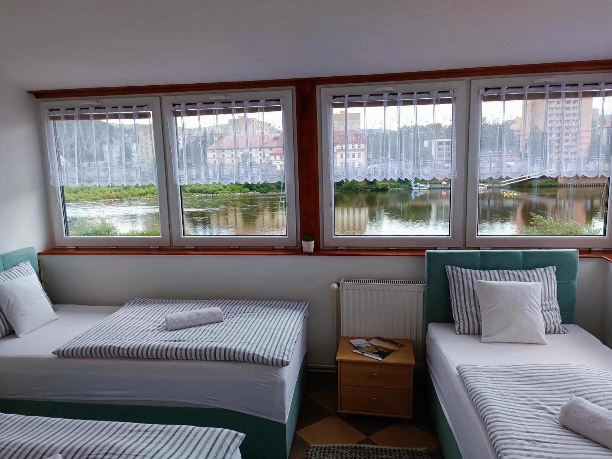 Ferienwohnung U Bocmana S Vyhledem Na Zamek A Labe Decin Exterior foto