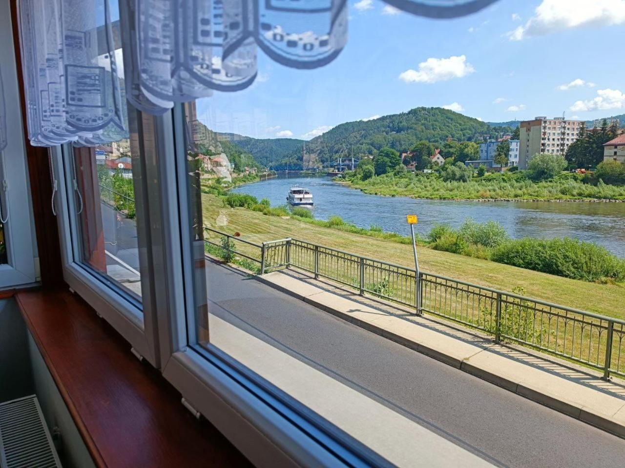 Ferienwohnung U Bocmana S Vyhledem Na Zamek A Labe Decin Exterior foto