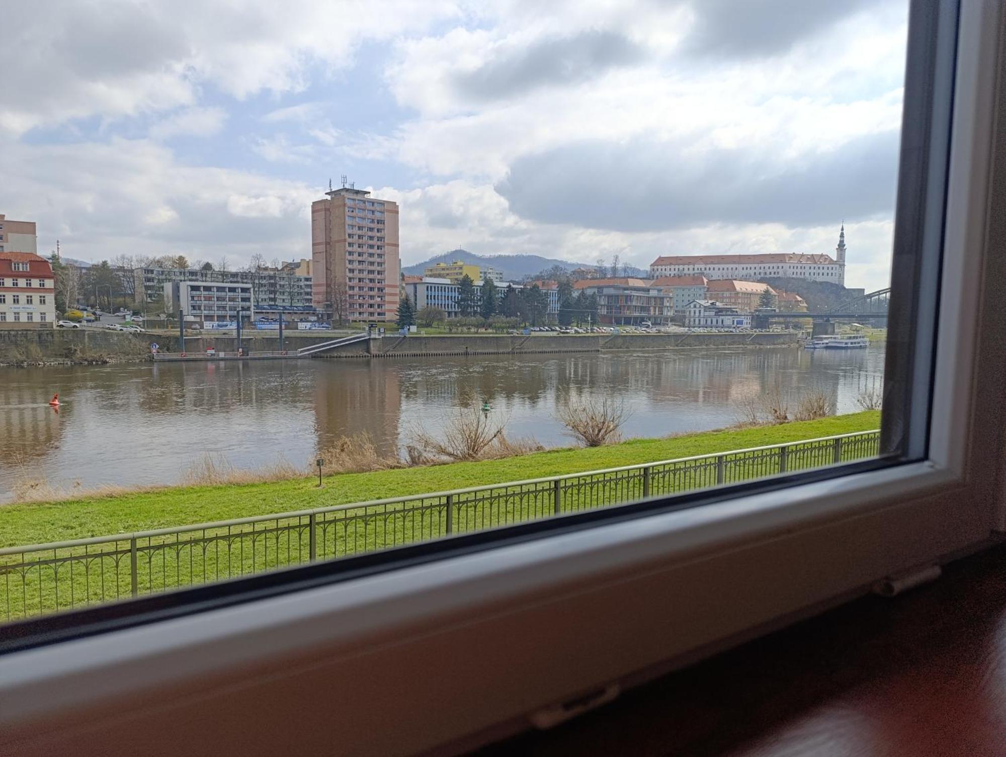 Ferienwohnung U Bocmana S Vyhledem Na Zamek A Labe Decin Exterior foto